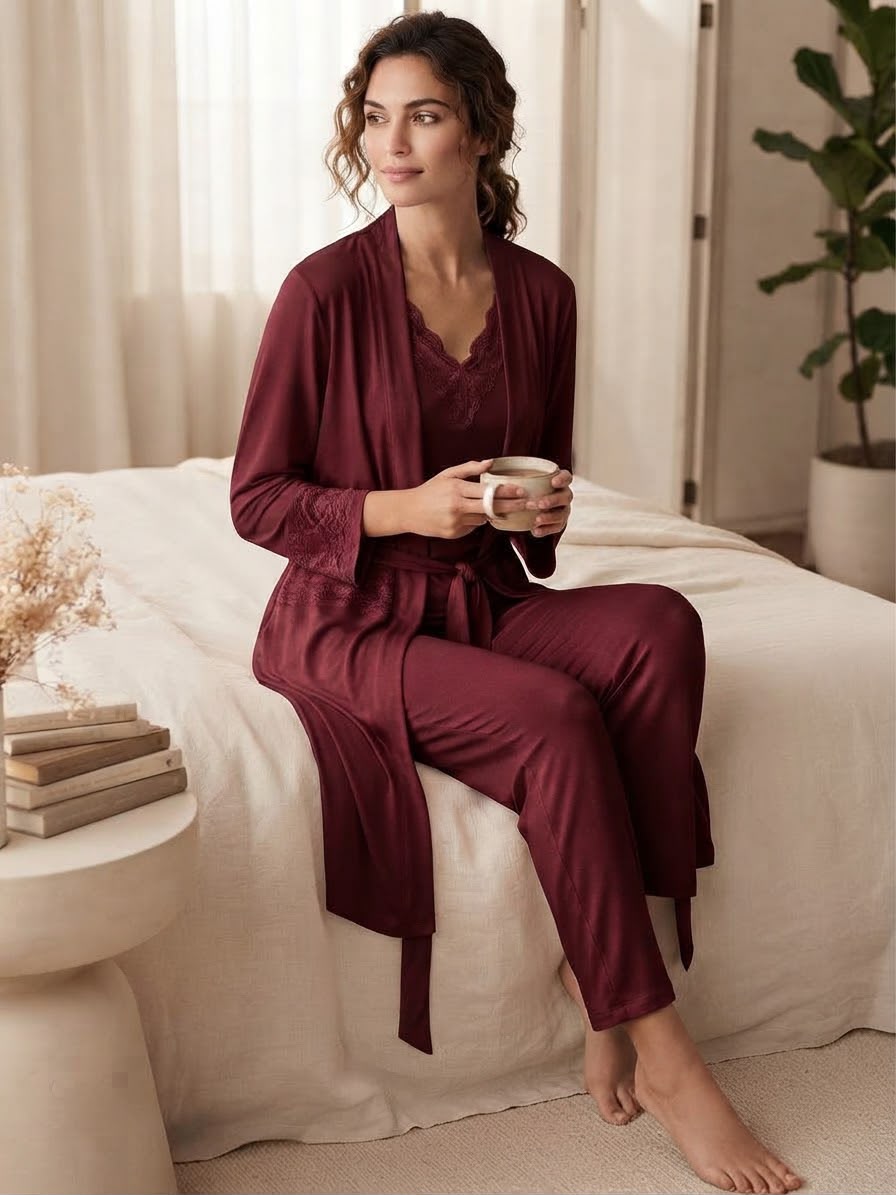 La charmant burgundy three-piece sleepwear set
