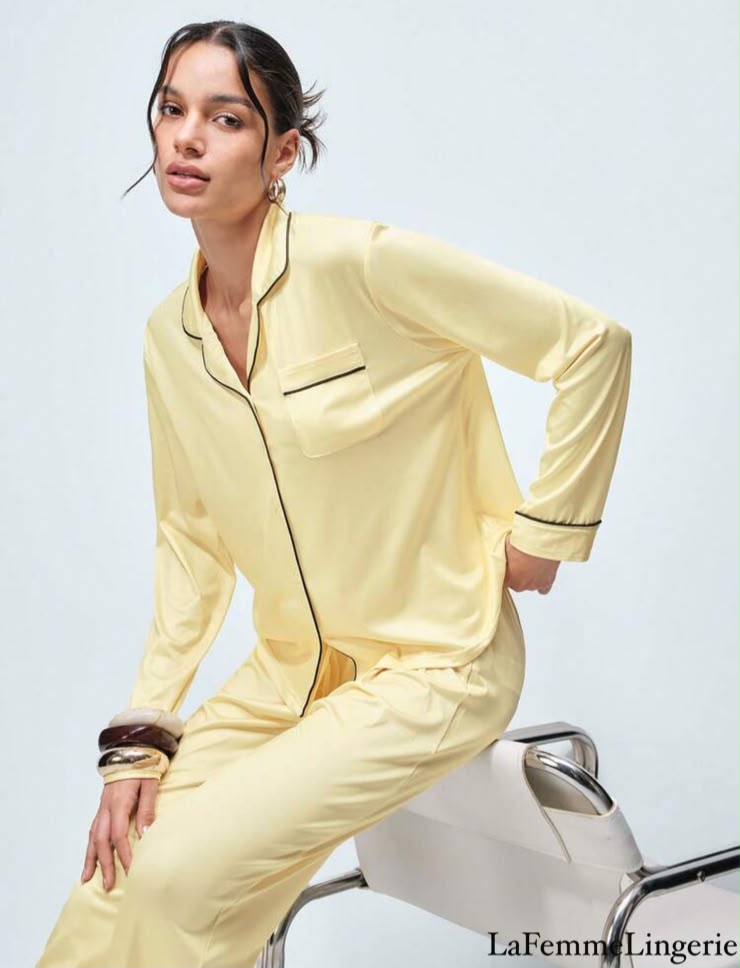 Pyjama Sunshine set, seated close-up